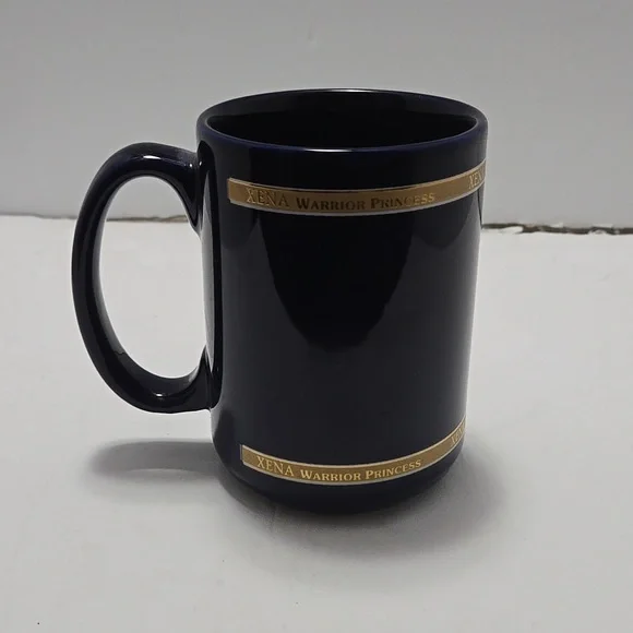 Xena memorabilia mug with gold print - Picture 2 of 4